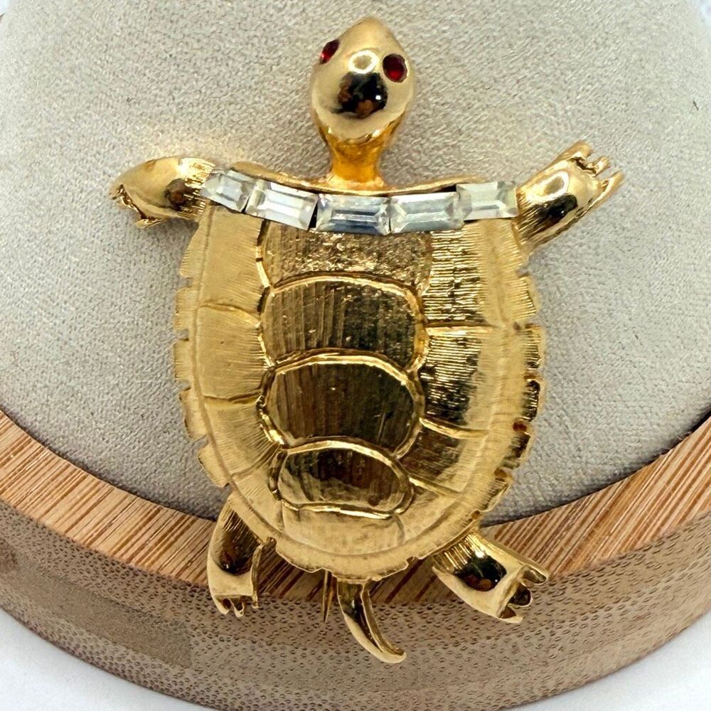 Vintage PELL Turtle Brooch